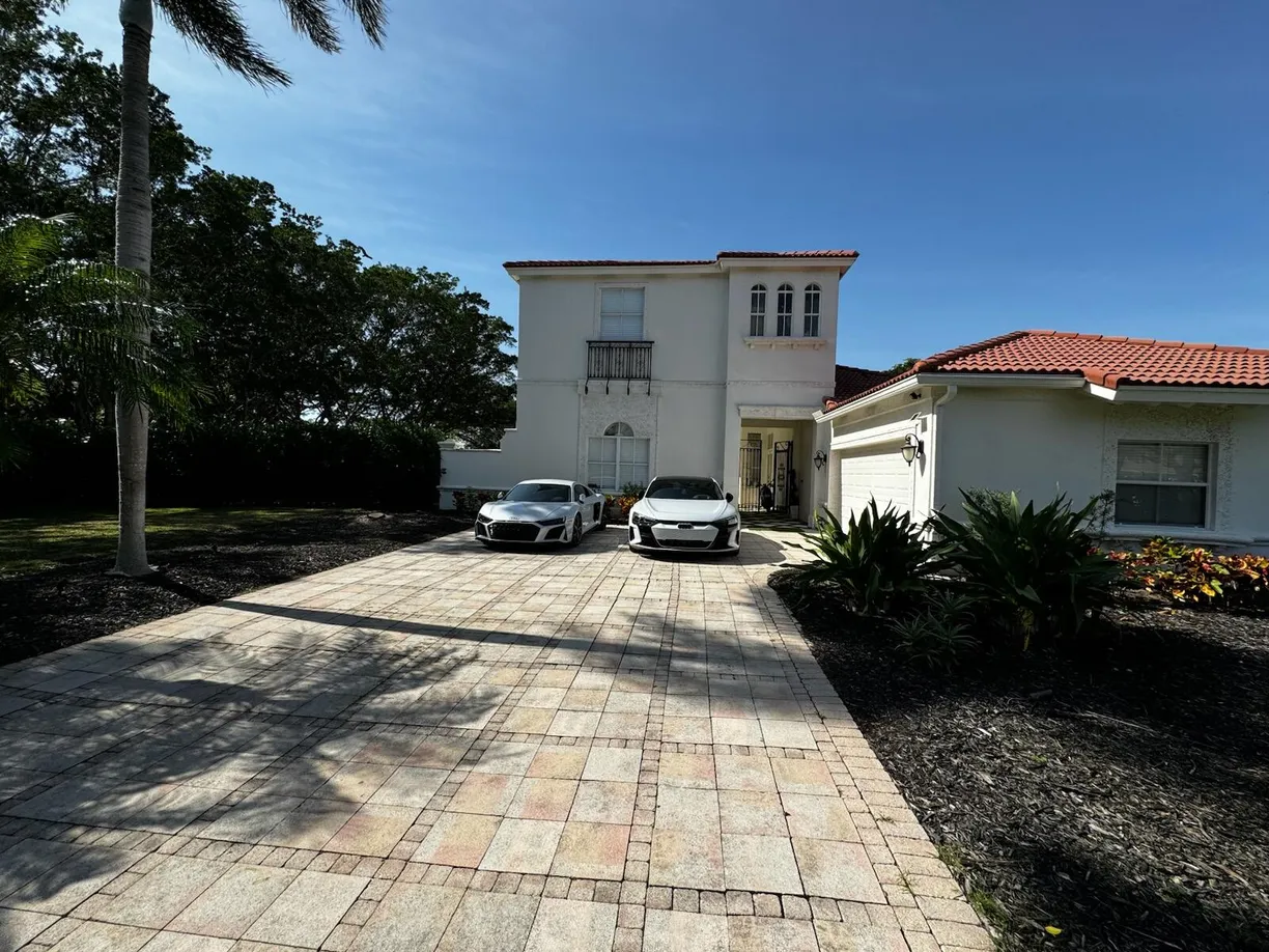 South Florida Real Estate | View 8163 Lakeview Drive | Listing