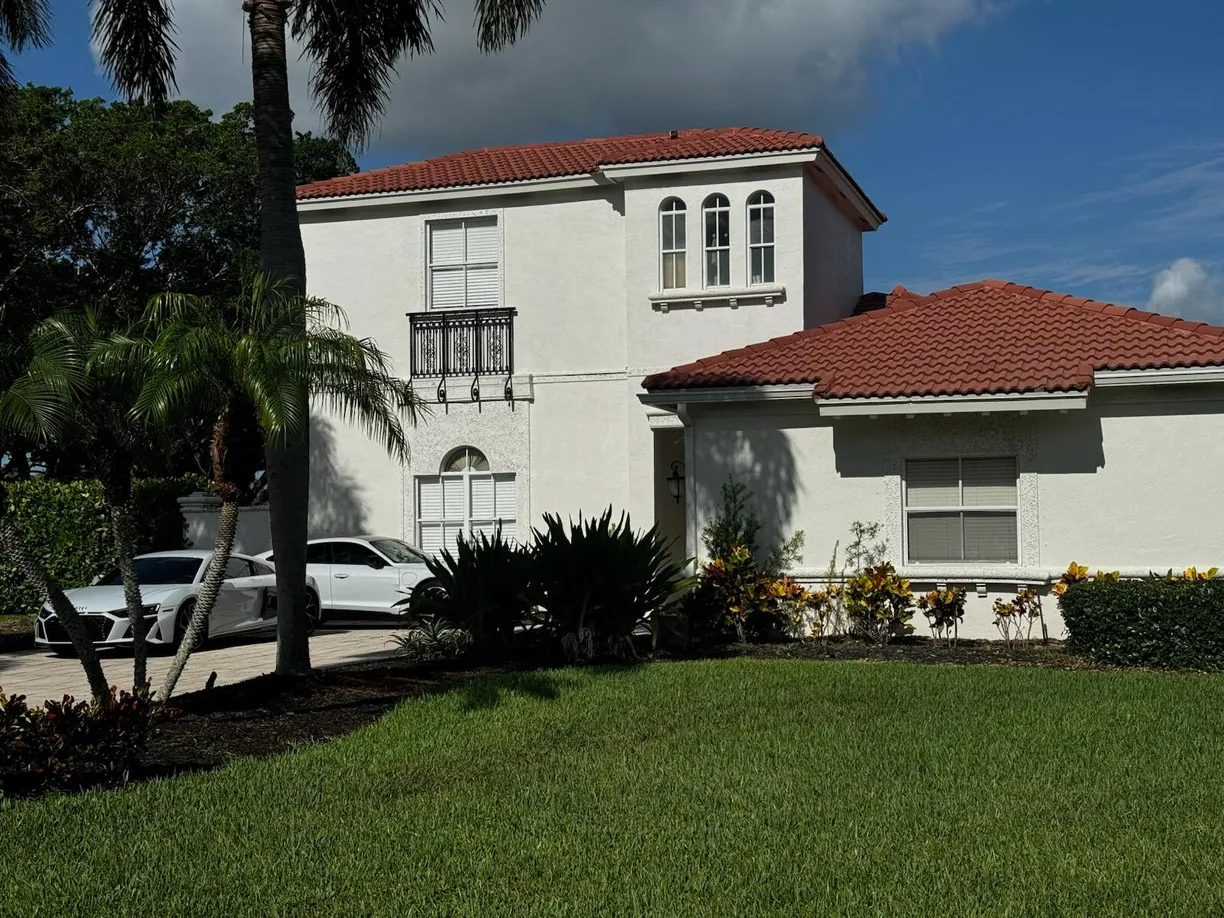 South Florida Real Estate | View 8163 Lakeview Drive | 3 Beds, 3 Baths