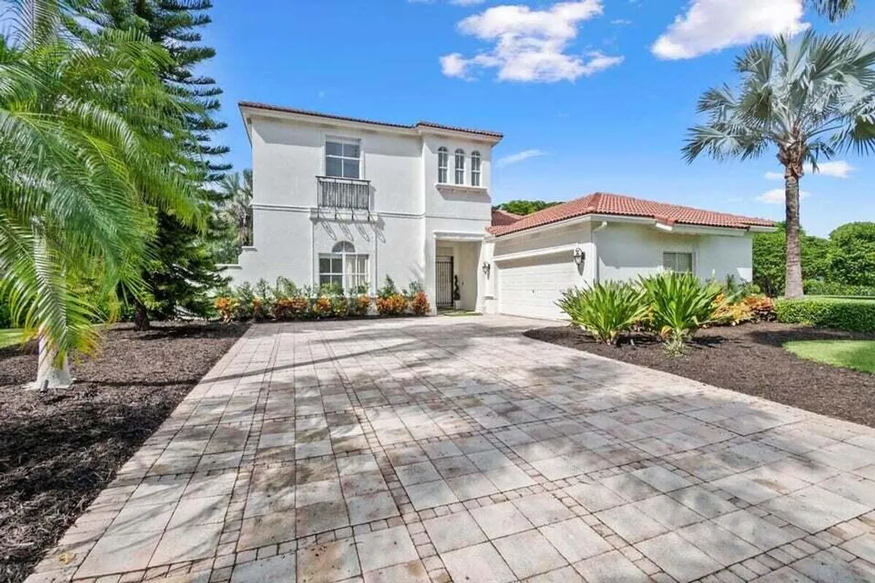 South Florida Real Estate | View 8163 Lakeview Drive | Listing