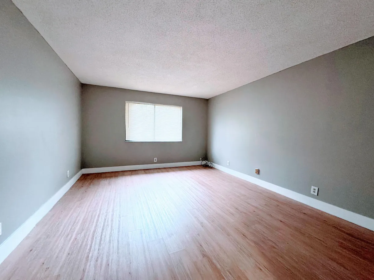 South Florida Real Estate | View 193 Lakeview Drive, 205 | Listing