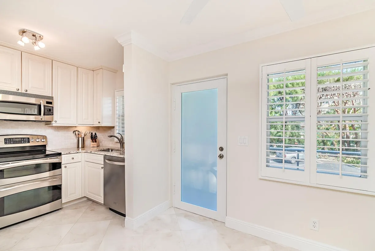 South Florida Real Estate | View 139 Sunrise Avenue, 202 | Listing