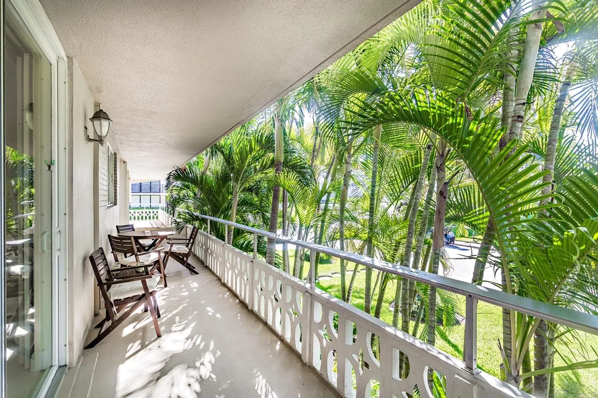 South Florida Real Estate | View 139 Sunrise Avenue, 202 | 2 Beds, 2 Baths
