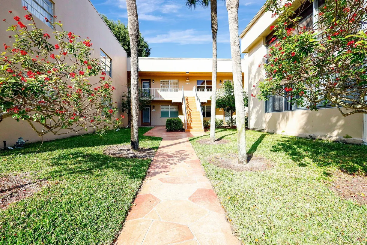 South Florida Real Estate | View 825 Normandy, R | 2 Beds, 2 Baths