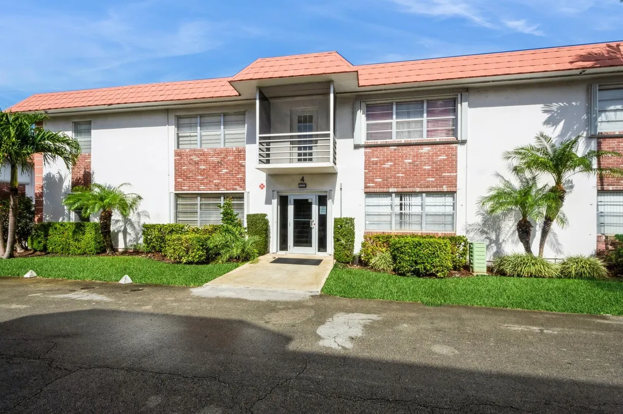 South Florida Real Estate | View 3550 NW 8th Avenue, 407 | 2 Beds, 1 Bath