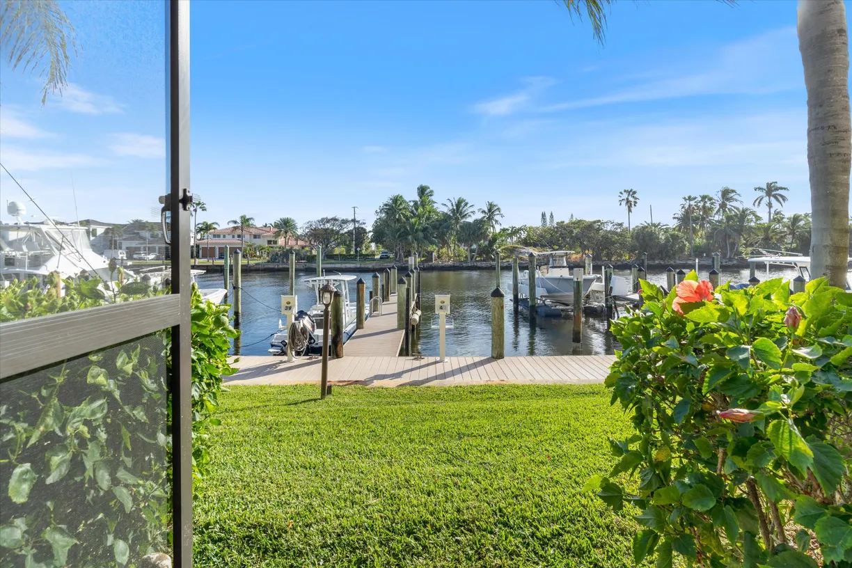 South Florida Real Estate | View 270 Captains Walk, 3020 | 3 Beds, 2 Baths