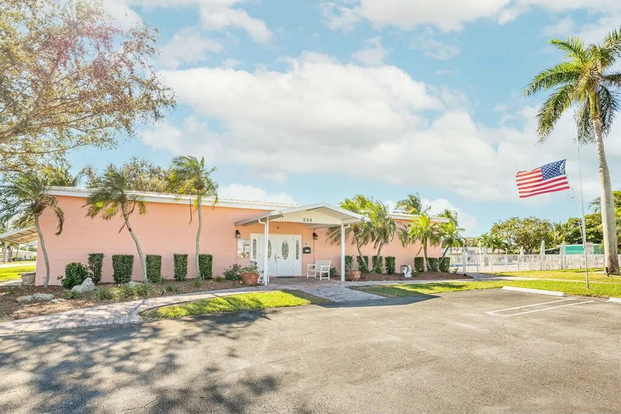 South Florida Real Estate | View 450 North Boulevard, C | Listing