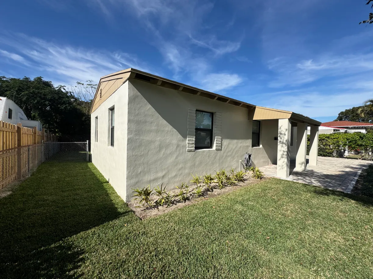 South Florida Real Estate | View 3015 Robert Road | Listing
