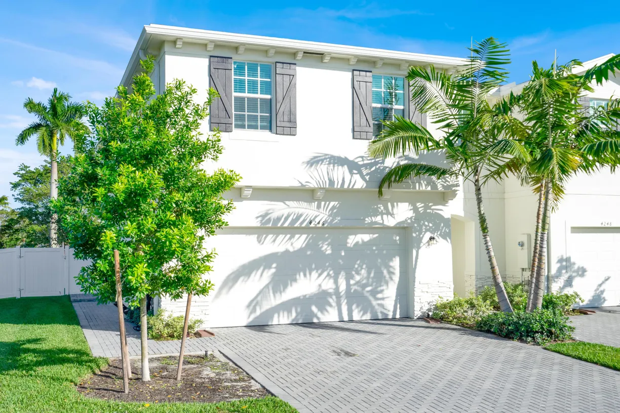 South Florida Real Estate | View 4246 Lagoon Shore Drive | 4 Beds, 2 Baths