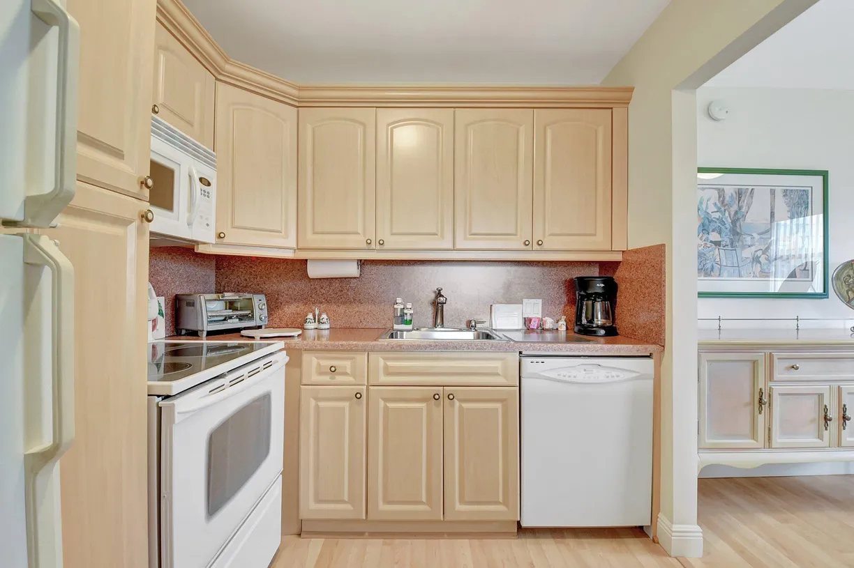 South Florida Real Estate | View 410 Flanders I | 1 Bed, 1 Bath