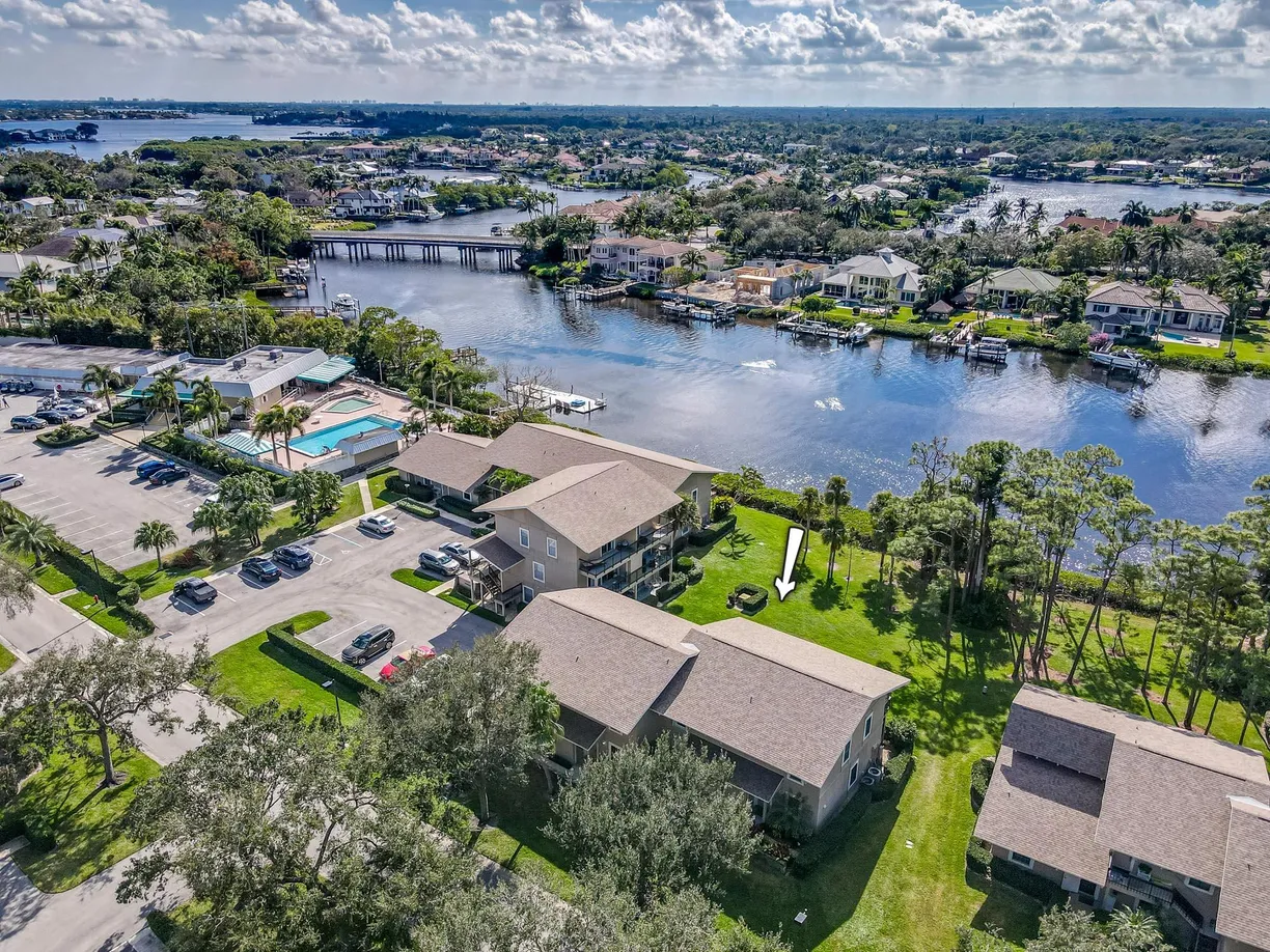 South Florida Real Estate | View 9220 SE Riverfront Terrace, I | 2 Beds, 2 Baths