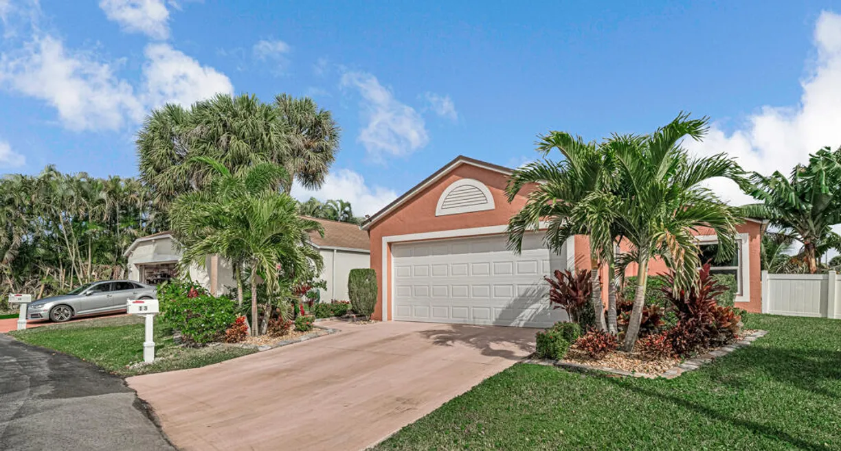 South Florida Real Estate | View 13 Bentwater Circle | Listing