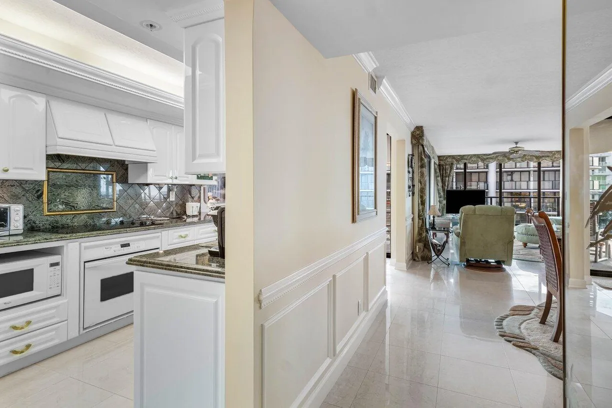 South Florida Real Estate | View 3440 S Ocean Boulevard, 508n | Listing