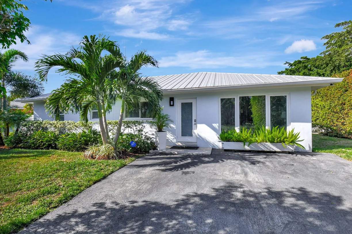 South Florida Real Estate | View 2122 Northridge Road | 3 Beds, 3 Baths