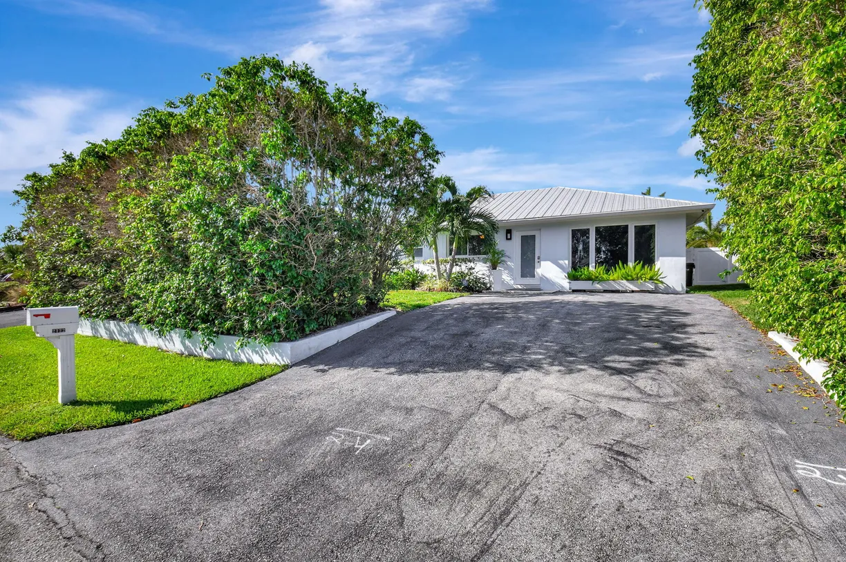 South Florida Real Estate | View 2122 Northridge Road | Listing