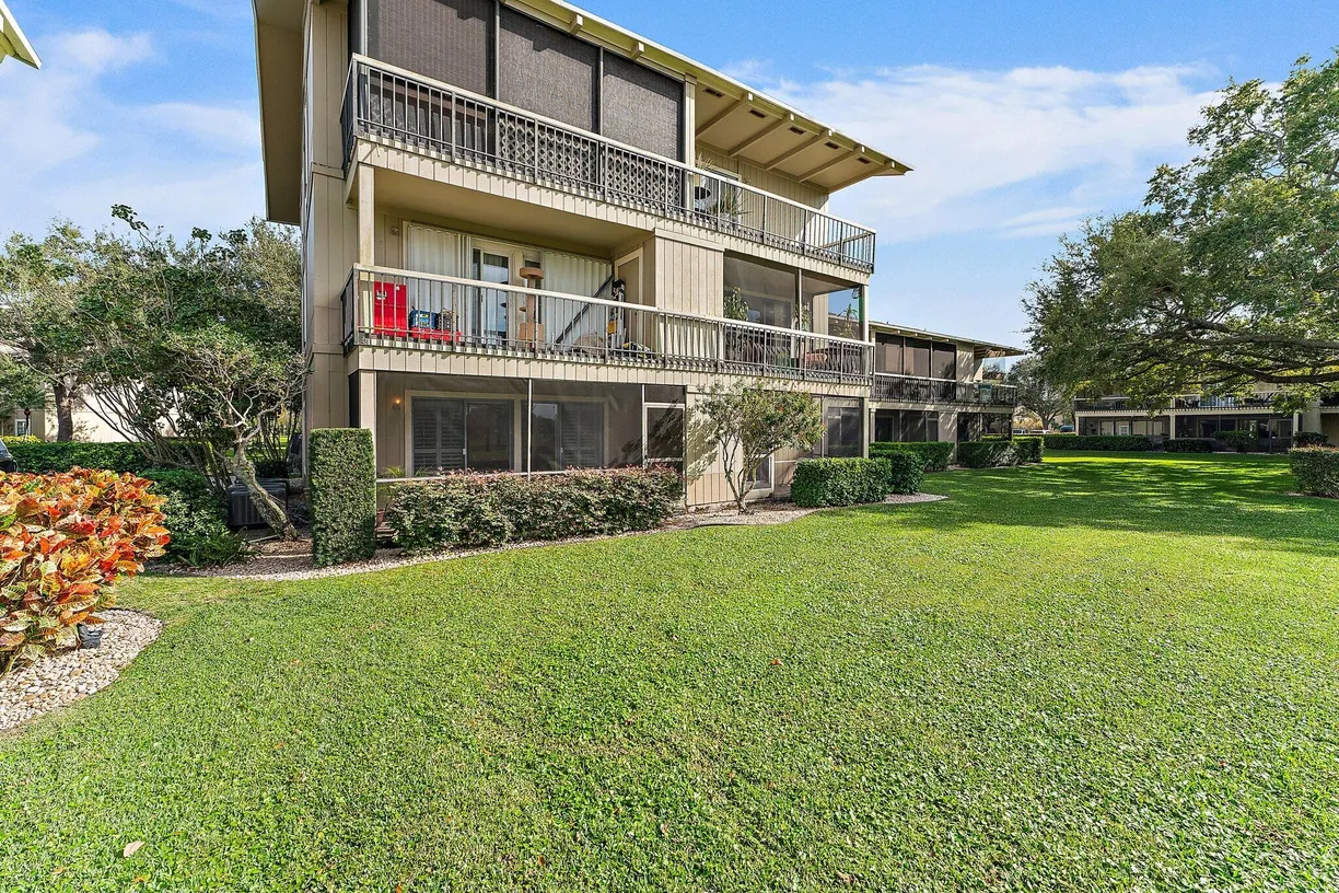 South Florida Real Estate | View 18390 SE Wood Haven Lane, D | 2 Beds, 2 Baths