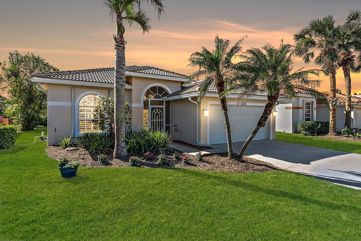 South Florida Real Estate | View 4990 SE Devenwood Way | Listing