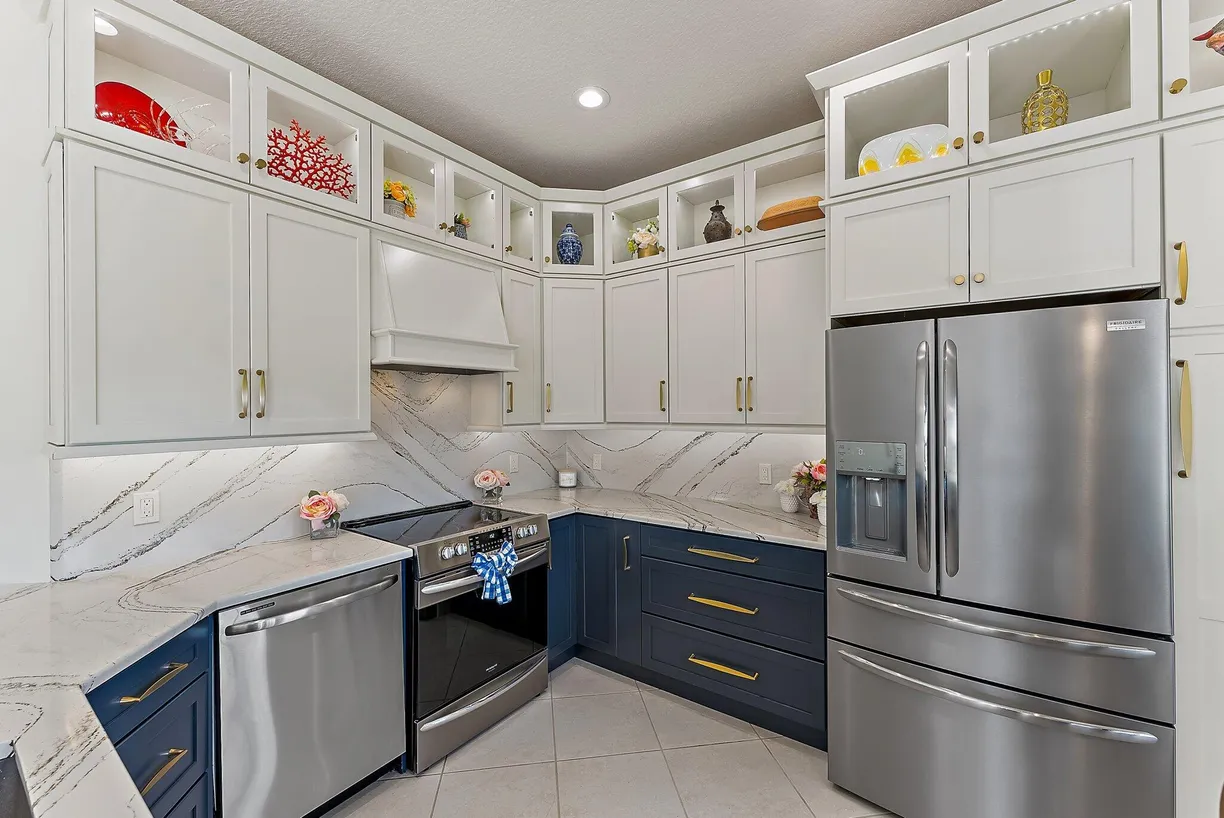 South Florida Real Estate | View 4990 SE Devenwood Way | 3 Beds, 2 Baths