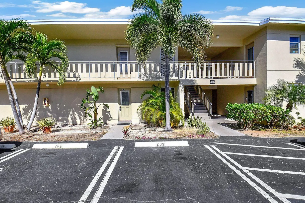 South Florida Real Estate | View 315 S Circle Drive, 102 | Listing