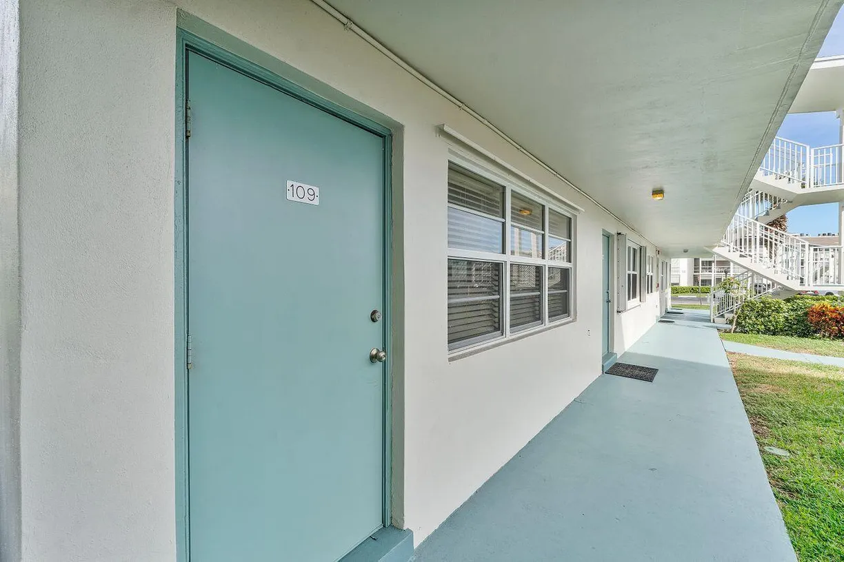 South Florida Real Estate | View 210 Horizons, 109 | Listing