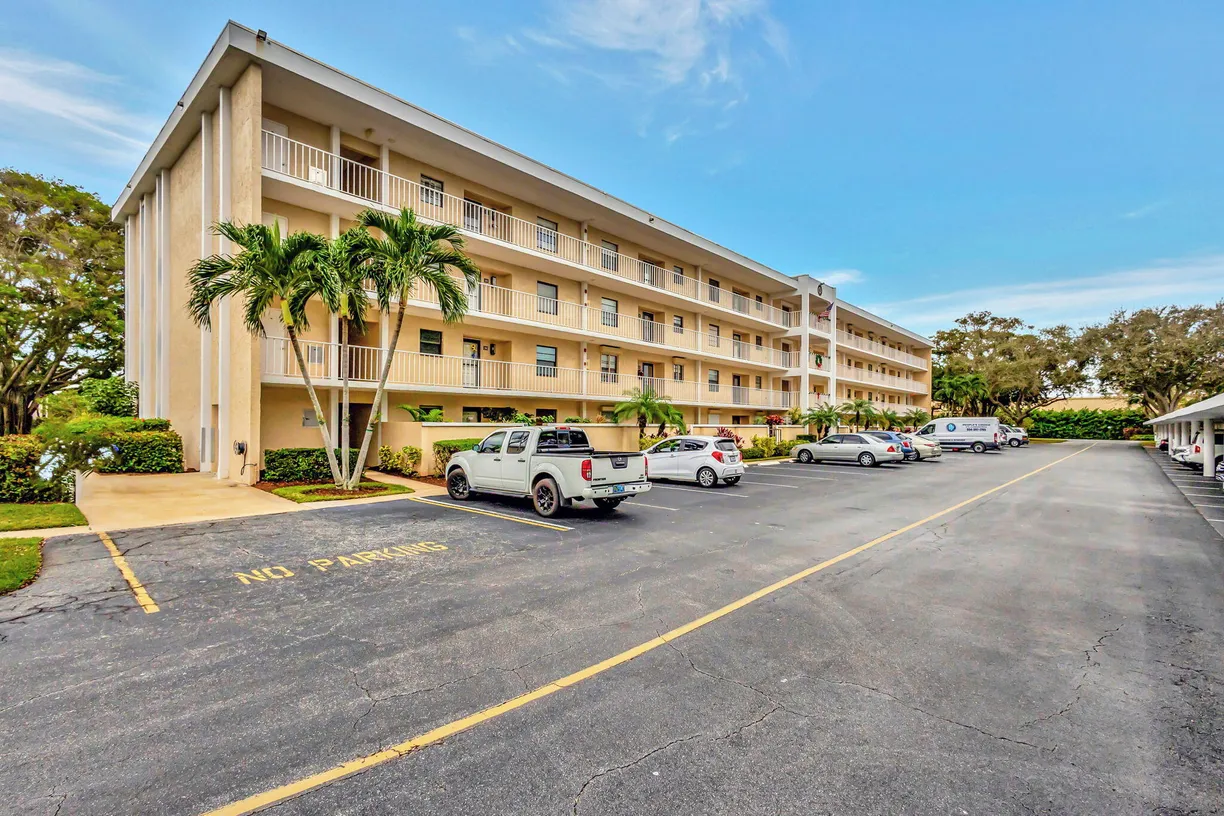 South Florida Real Estate | View 300 N A1a, 403 O | Listing