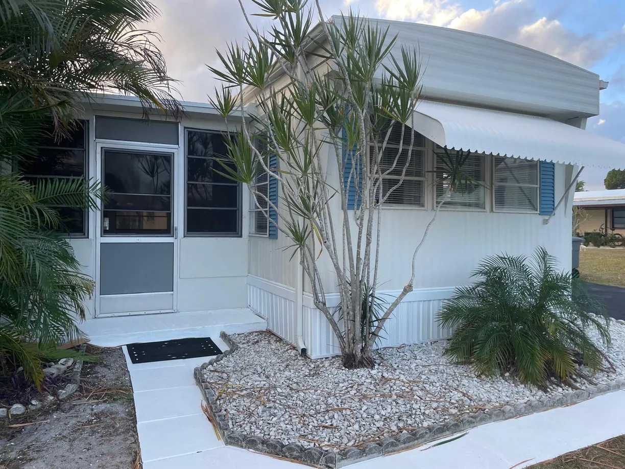 South Florida Real Estate | View 12375 S Military Trail, 117 | 1 Bed, 1 Bath