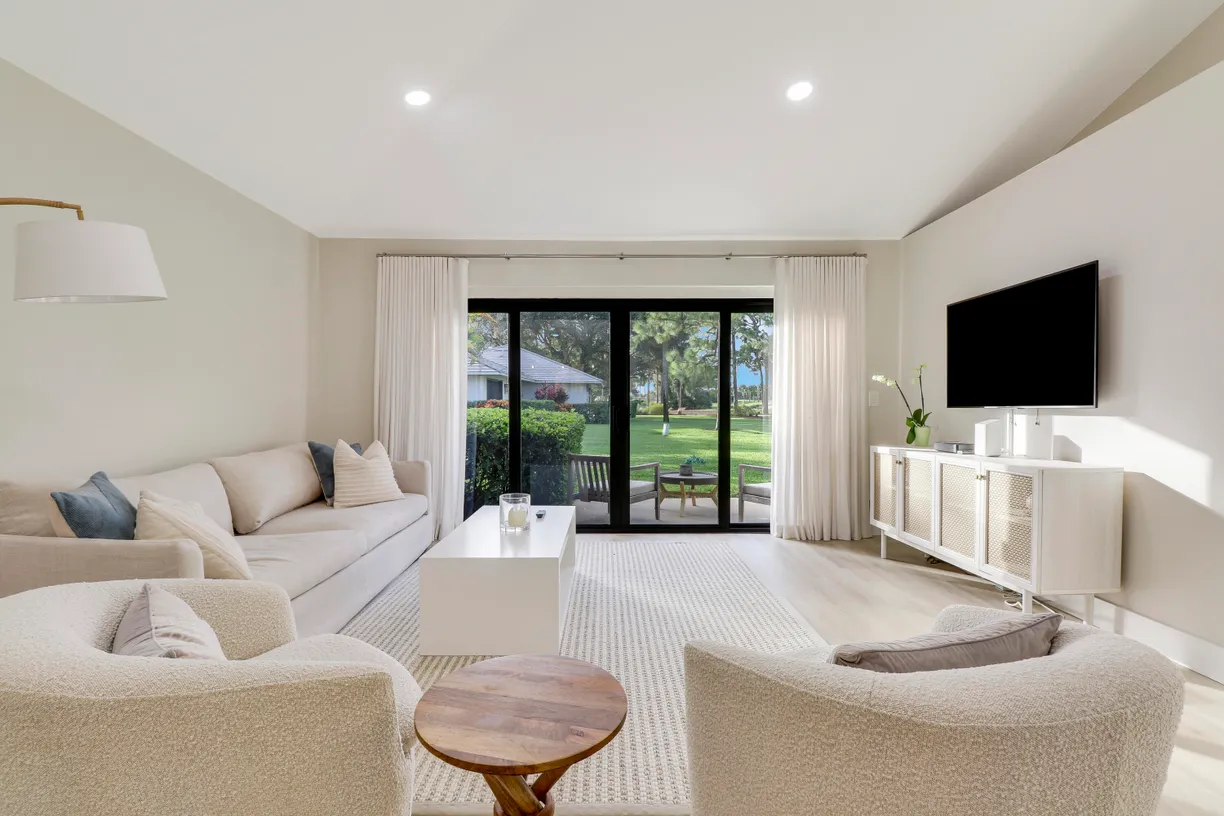 South Florida Real Estate | View 523 Club Drive | Listing