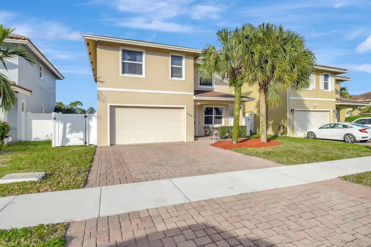 South Florida Real Estate | View 3923 New Valencia | 4 Beds, 3 Baths