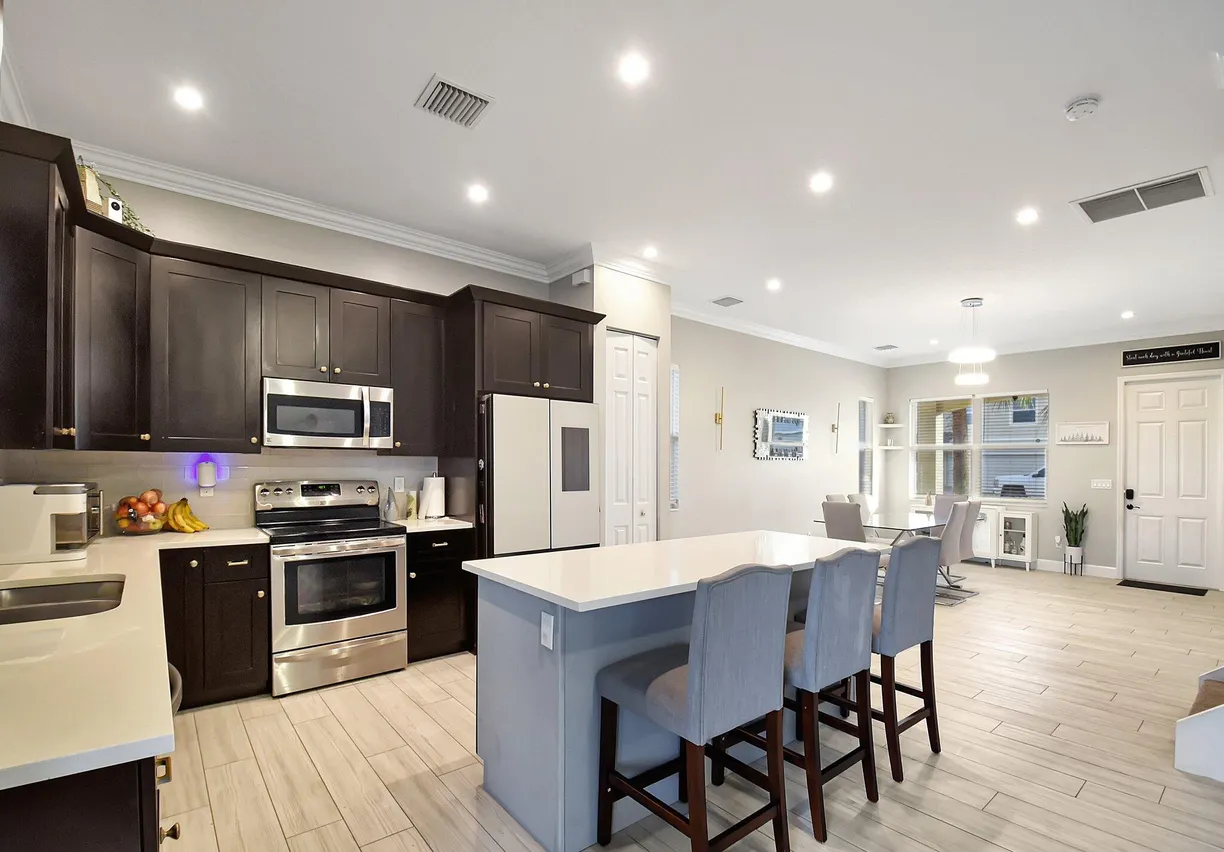 South Florida Real Estate | View 3923 New Valencia | Listing