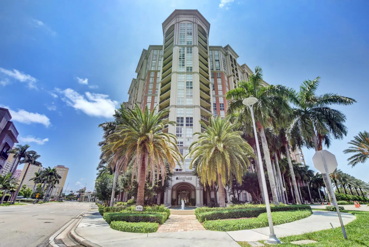 South Florida Real Estate | View 550 Okeechobee Boulevard, Lph-18 | 1 Bed, 1 Bath