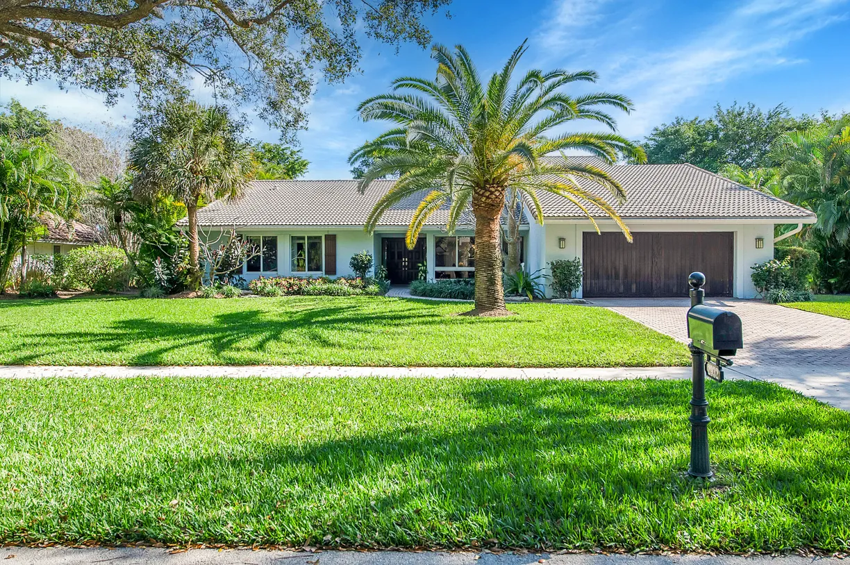 South Florida Real Estate | View 2932 Banyan Boulevard Circle | 4 Beds, 2 Baths