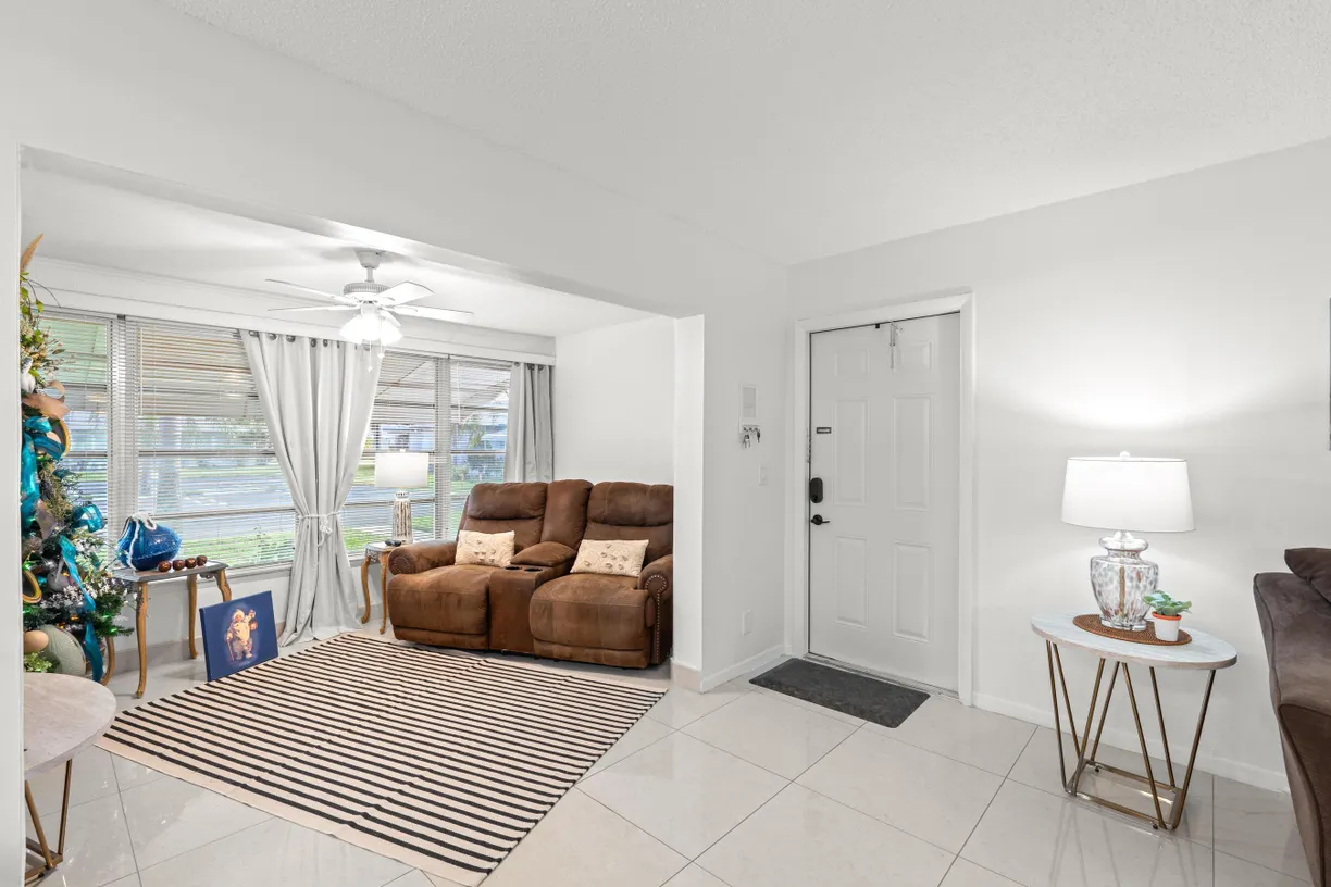 South Florida Real Estate | View 1102 North Drive, B | Listing