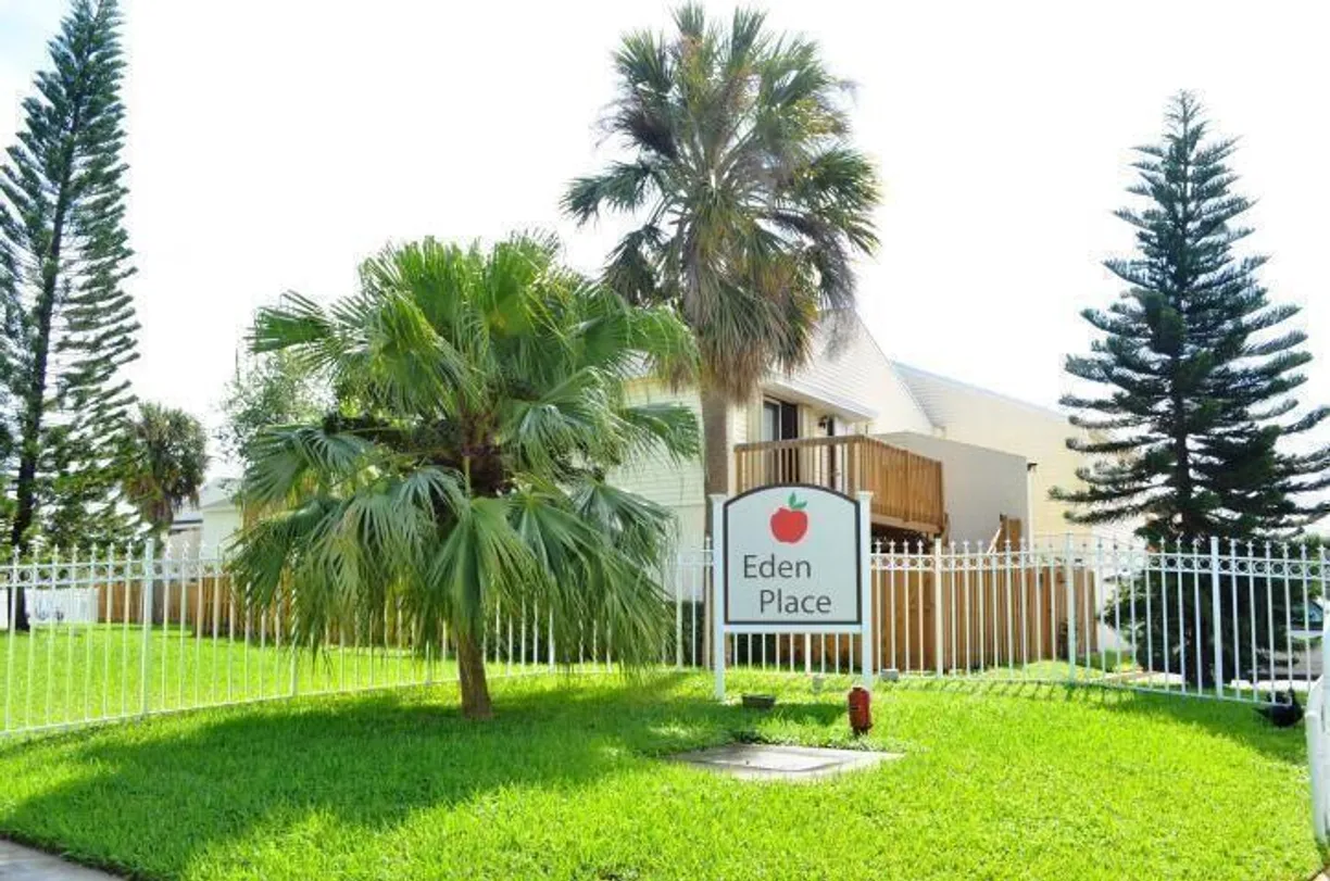 South Florida Real Estate | View 633 Executive Center Drive, L-101 | 1 Bed, 1 Bath