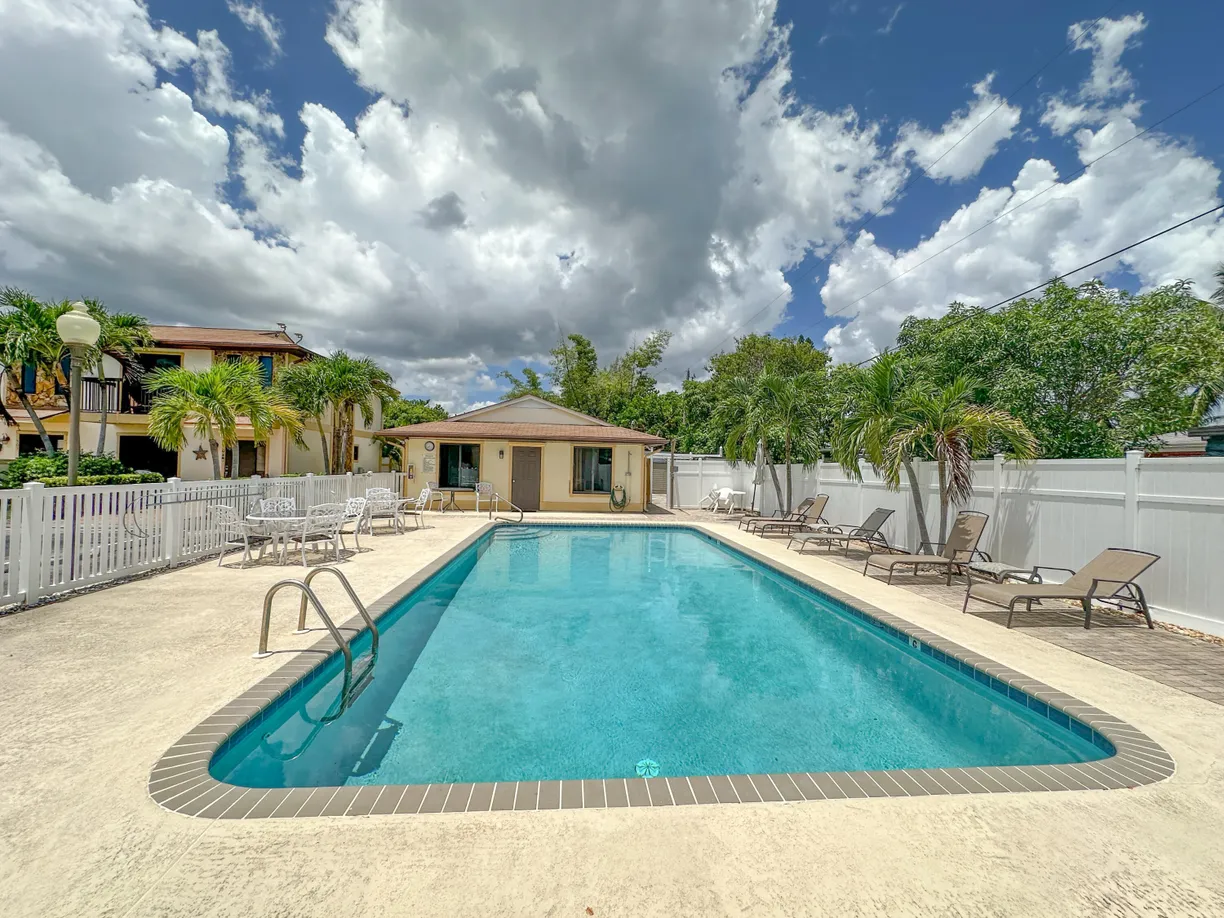 South Florida Real Estate | View 815 Andrew Redding Road, 104 | 2 Beds, 1 Bath