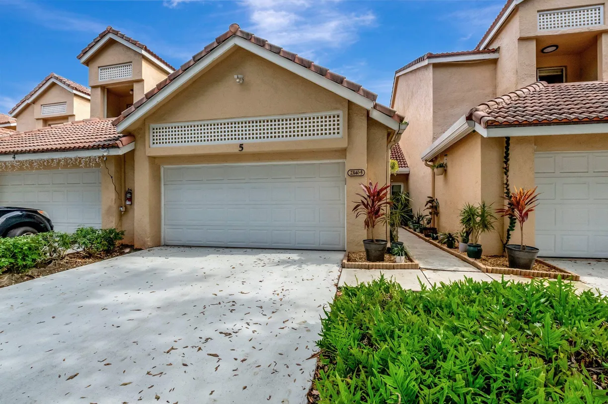 South Florida Real Estate | View 23140 Island View, 5 | 3 Beds, 2 Baths