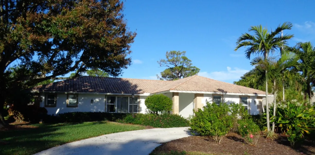 South Florida Real Estate | View 3411 SE Fairway | 3 Beds, 2 Baths