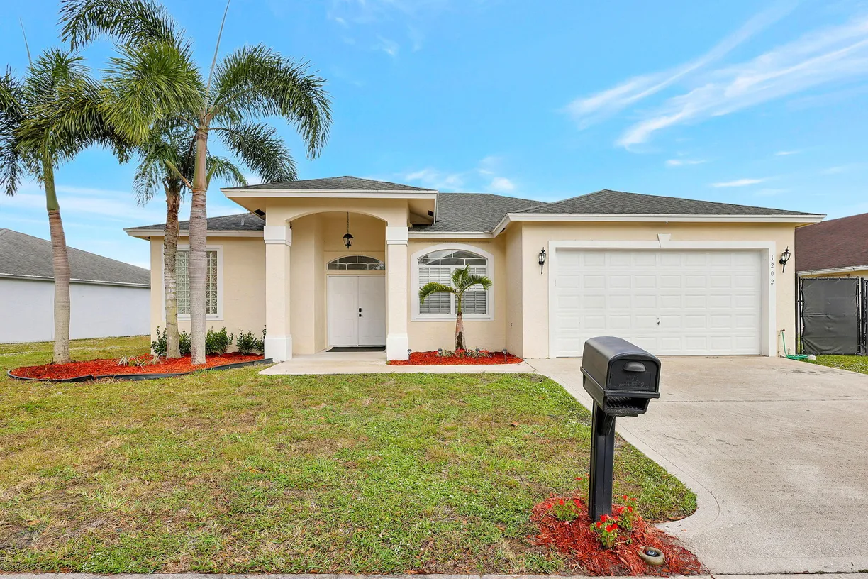 South Florida Real Estate | View 1202 Hatteras Circle | Listing
