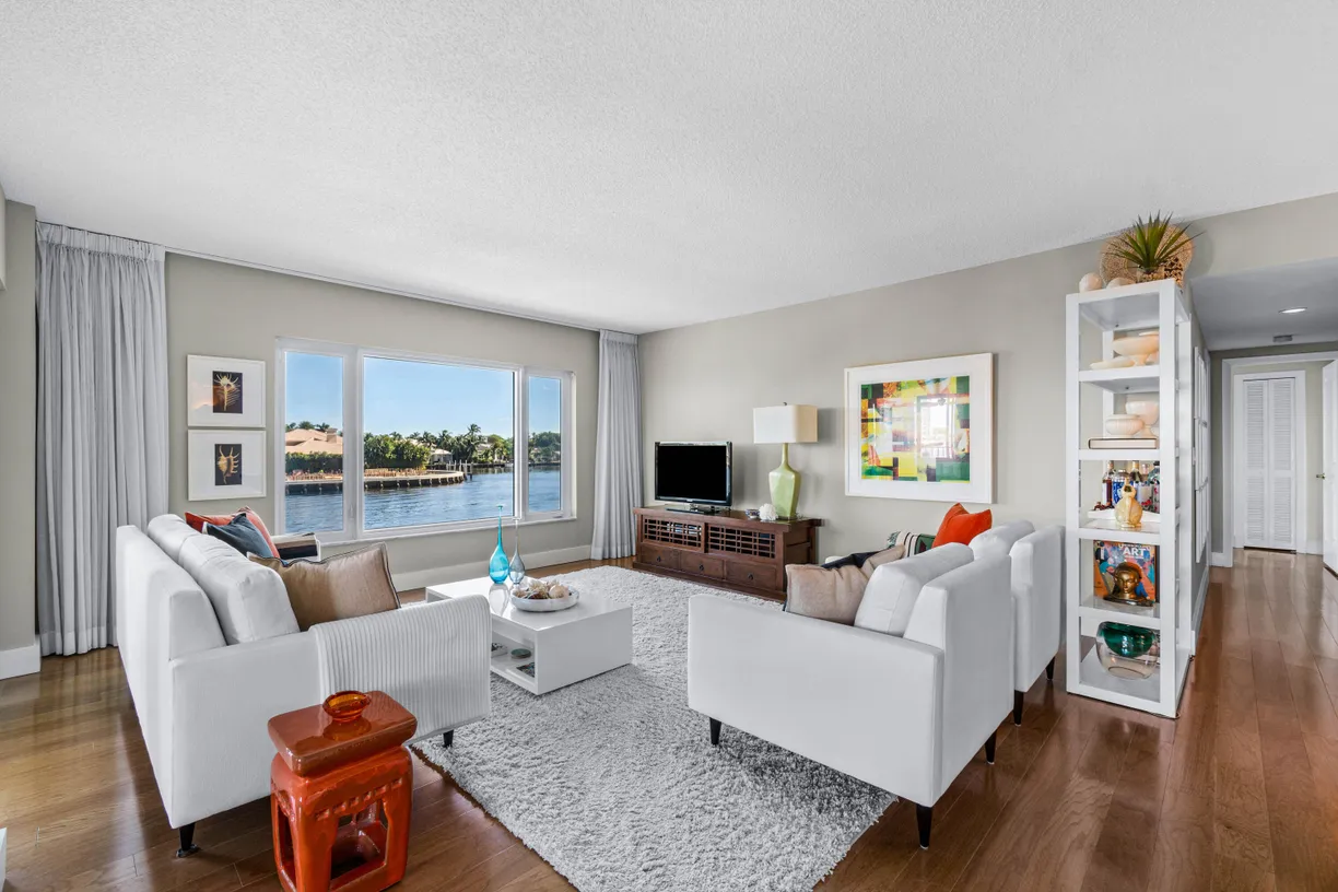 South Florida Real Estate | View 555 SE 6th Avenue, 2f | Listing