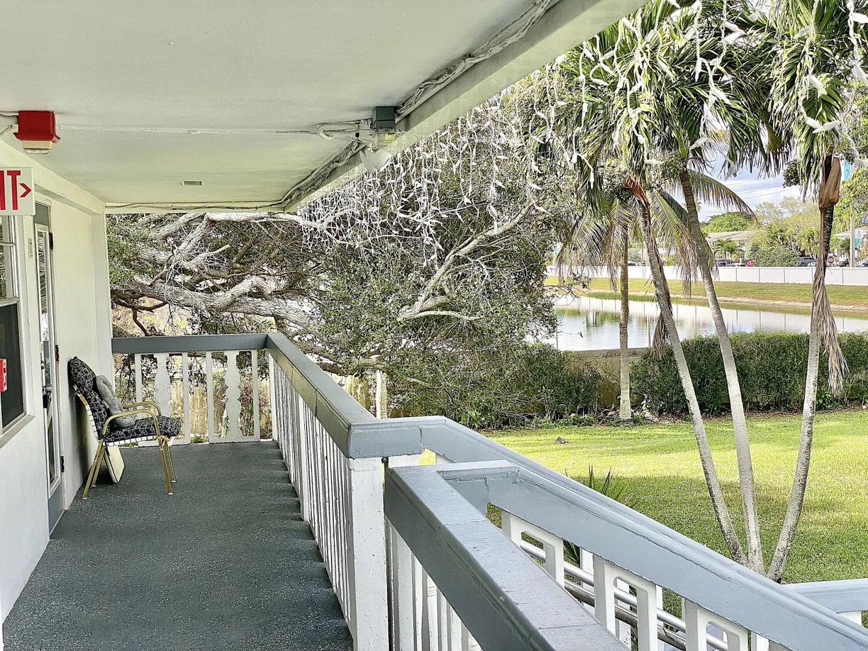 South Florida Real Estate | View 77 Prescott D | 2 Beds, 1 Bath