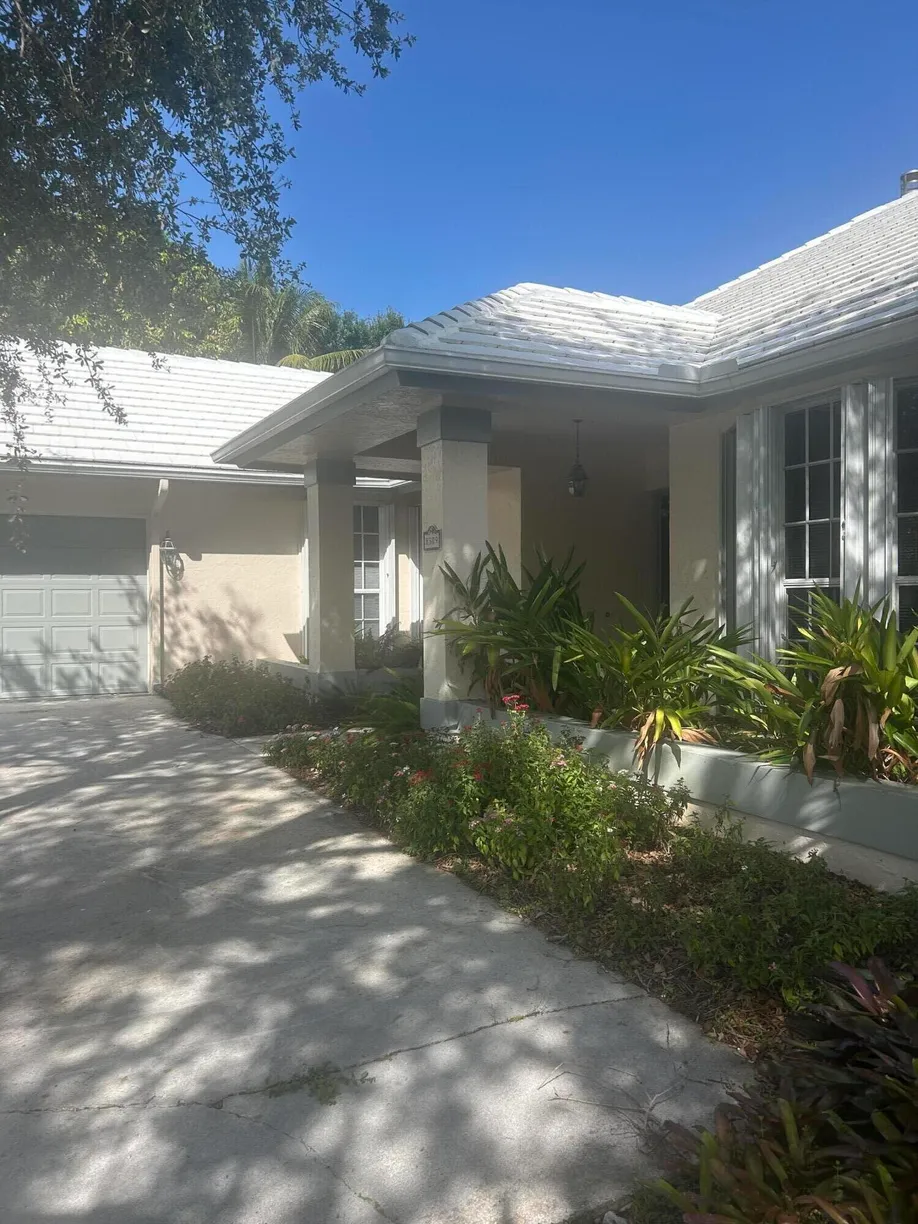 South Florida Real Estate | View 8309 SE Woodcrest Place | Listing