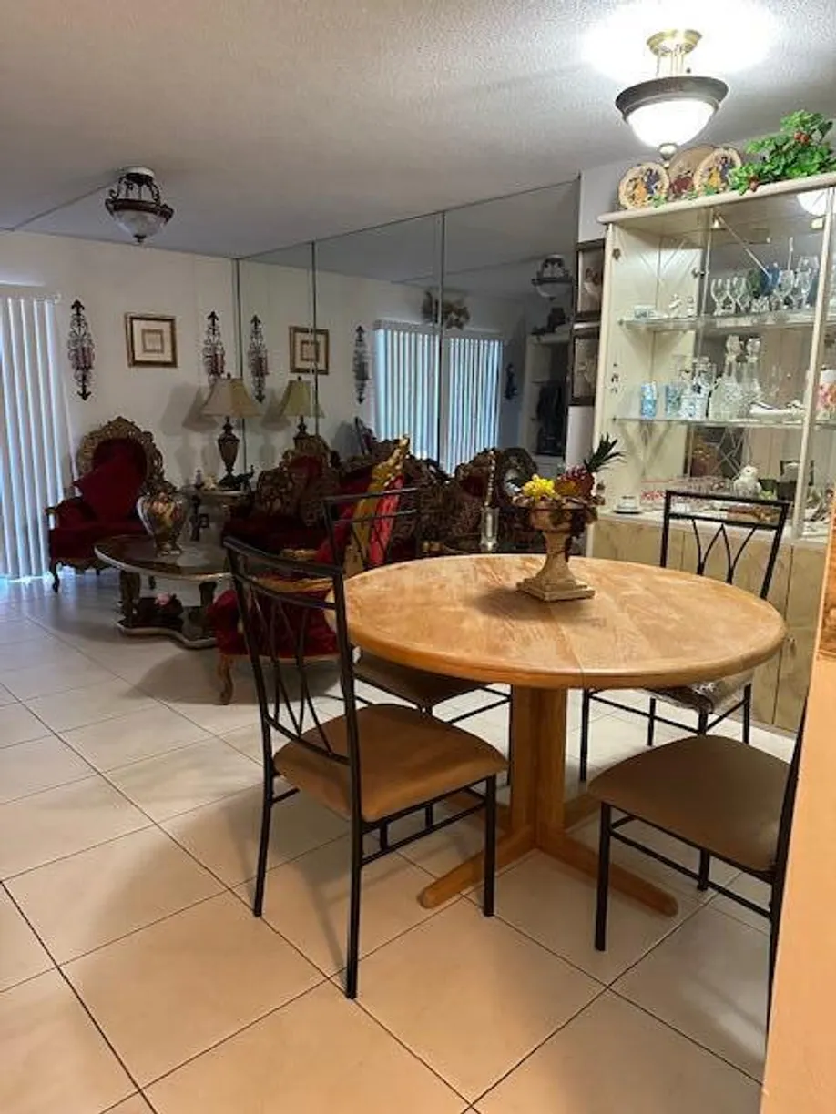 South Florida Real Estate | View 2616 N Garden Drive, 111 | Listing