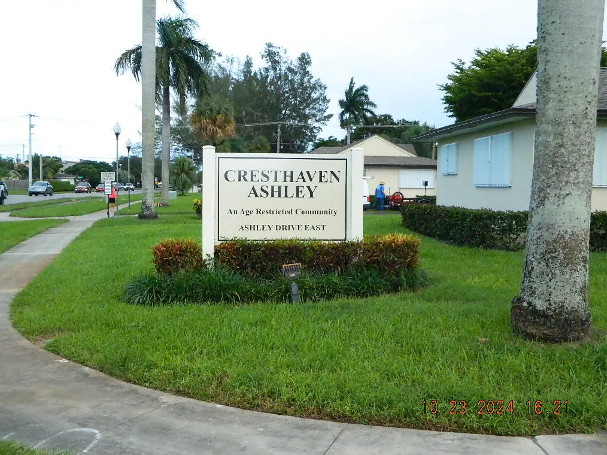 South Florida Real Estate | View 4780 Cresthaven Boulevard, E | 2 Beds, 2 Baths