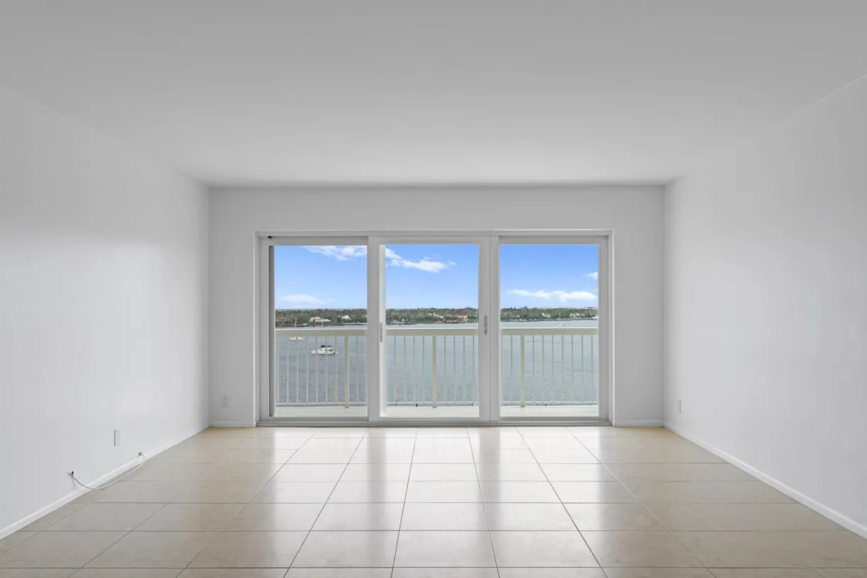South Florida Real Estate | View 2600 N Flagler Drive, 909 | 2 Beds, 2 Baths