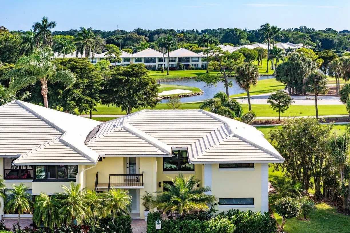 South Florida Real Estate | View 3735 Quail Ridge Drive, Bobwhite C | 2 Beds, 2 Baths