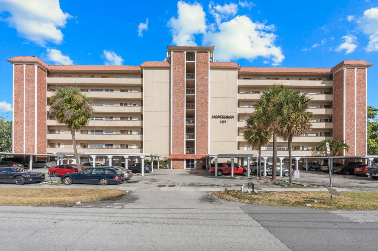 South Florida Real Estate | View 1101 Crystal Lake Drive, 309 | Listing