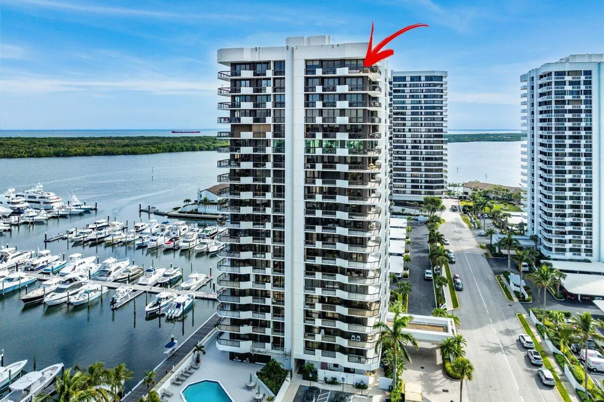 South Florida Real Estate | View 108 Lakeshore Drive, 38-Ph | 3 Beds, 2 Baths
