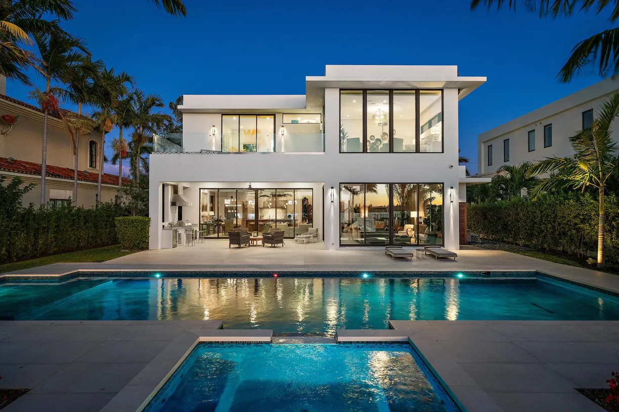 South Florida Real Estate | View 807 N Atlantic Drive | Listing