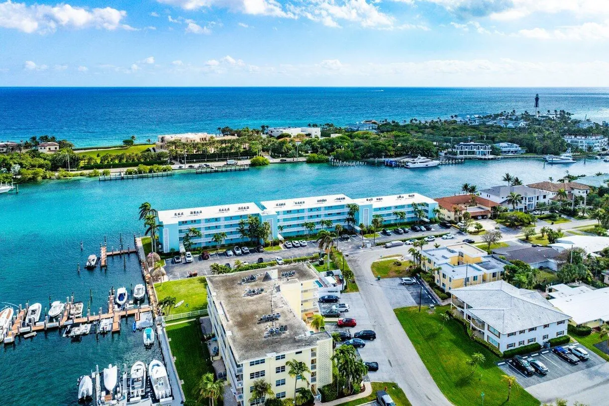 South Florida Real Estate | View 2772 NE 30th Avenue, 8c | Listing