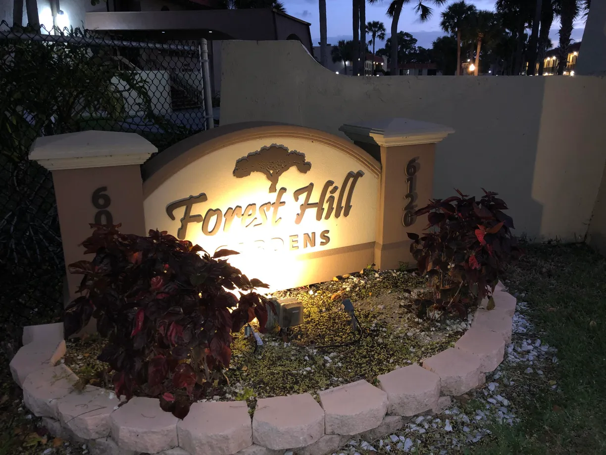 South Florida Real Estate | View 6100 Forest Hill Boulevard, 203 | 2 Beds, 1 Bath