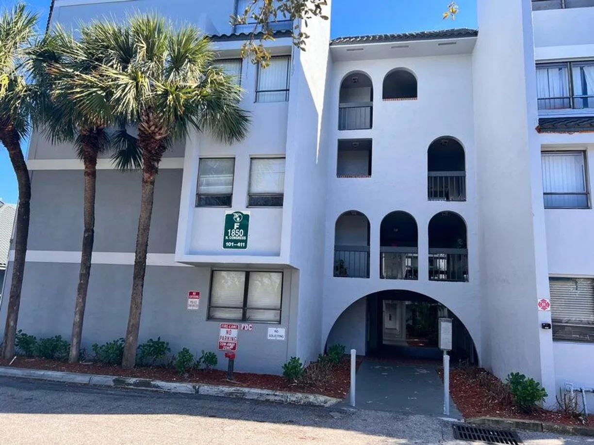 South Florida Real Estate | View 1820 N Congress Avenue, 302 | 1 Bed, 1 Bath