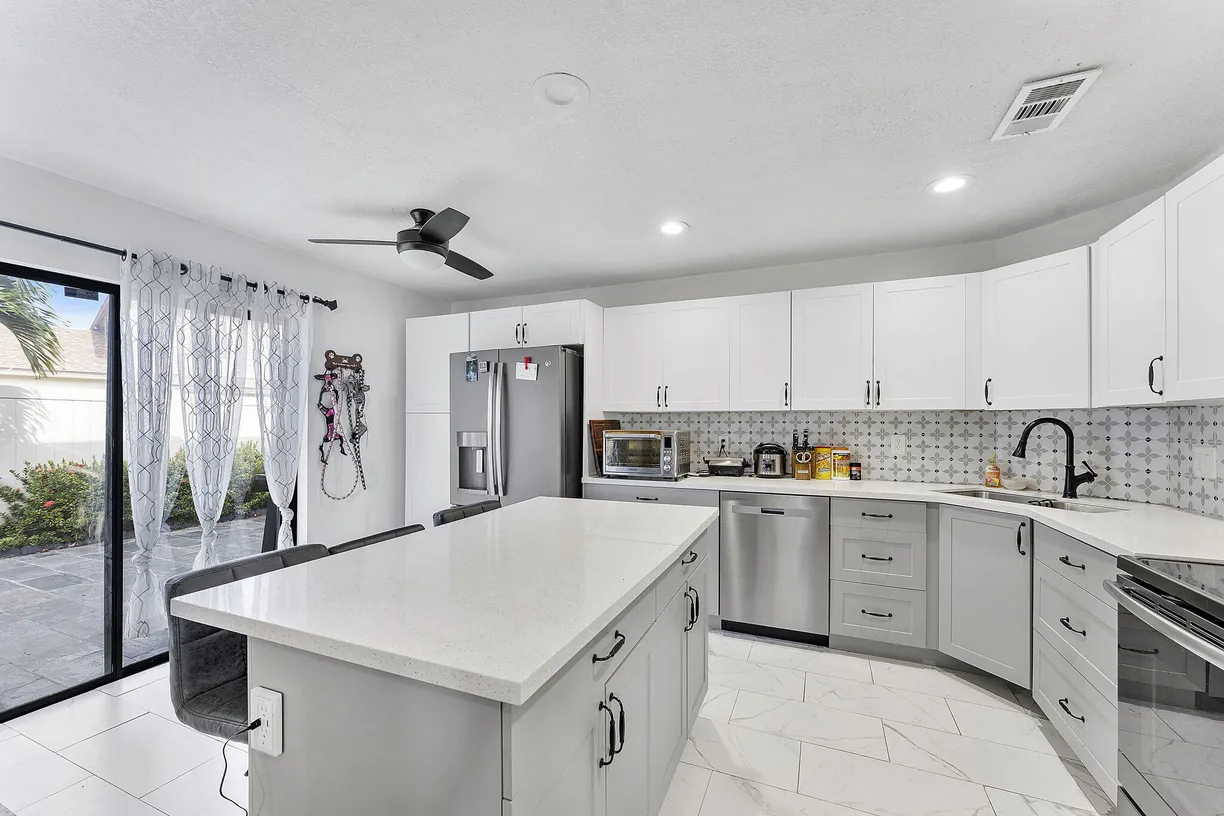 South Florida Real Estate | View 4443 Willow Pond Road, C | 3 Beds, 2 Baths